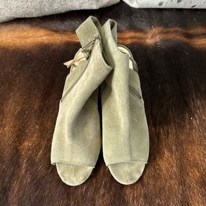 Diba Green Suede Open Toe Heels Size 8.5